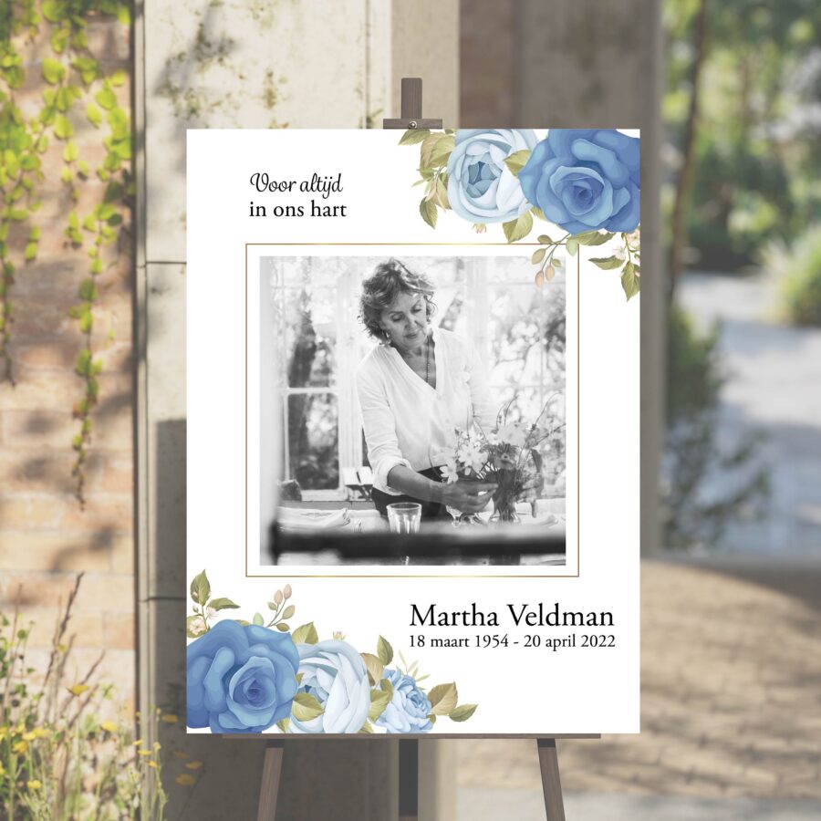 Welkomstbord-afscheid-herdenking-blauwe-rozen